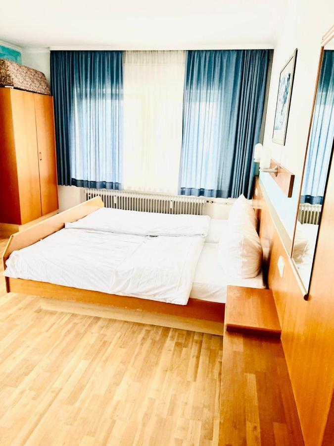 Mc Hotel คาร์ลสรูเฮอ ภายนอก รูปภาพ